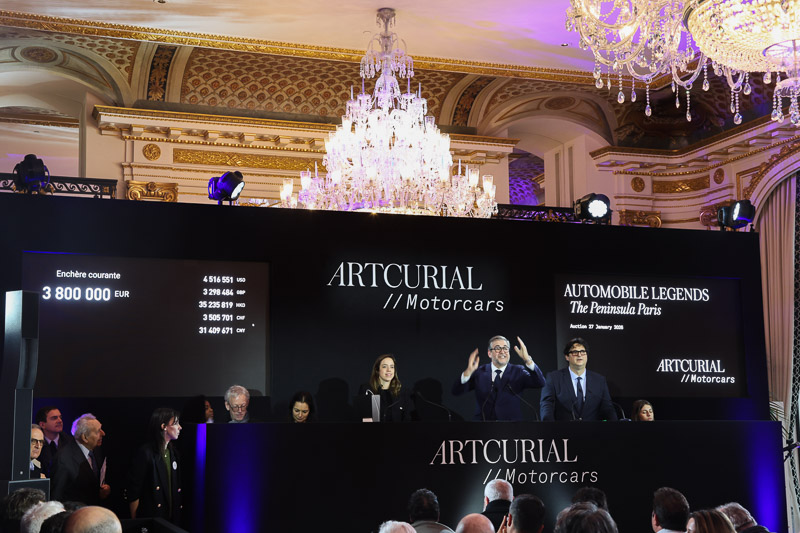 Artcurial schlägt den unrestaurierten 300 SL für EUR 3,8 Millionen zu (© Bruno von Rotz)